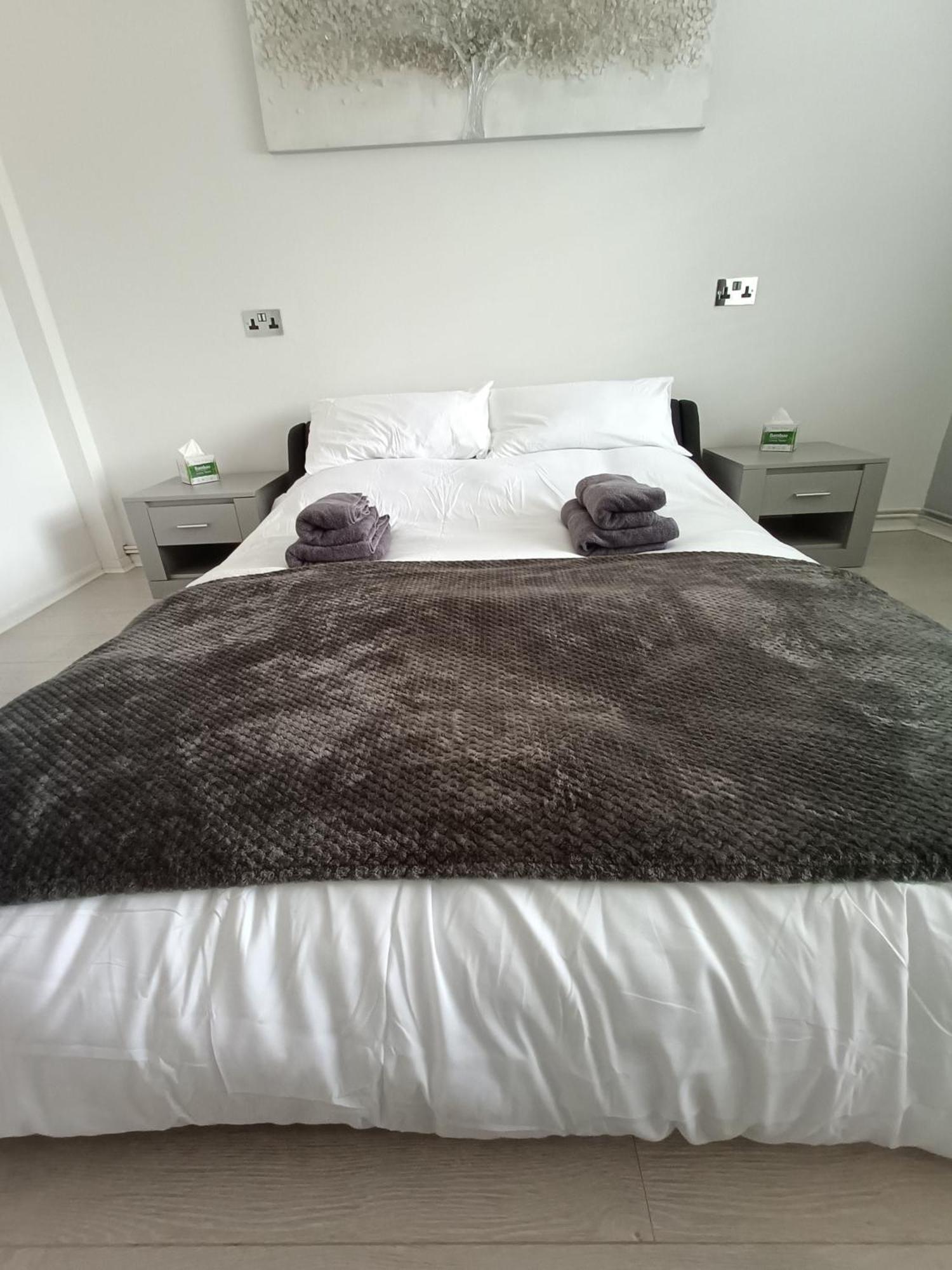 فيلا Alton Towers & Foxtail Barns & Oak Barns & Peak District Wetleyrocks المظهر الخارجي الصورة